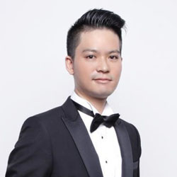 Dr. Sean Tan  